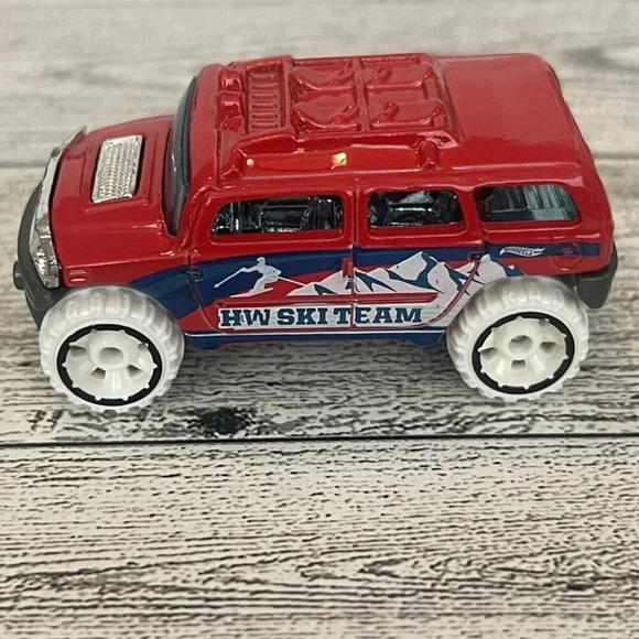 2003 Mattel Hot Wheels Rockster HW Ski Team HW Sports Red Die Cast Vehicle Loose - Picture 3 of 8